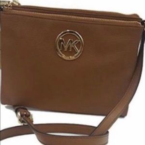 Micheal Kors crossbody purse
